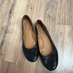 Universal Thread Black Women's Flats